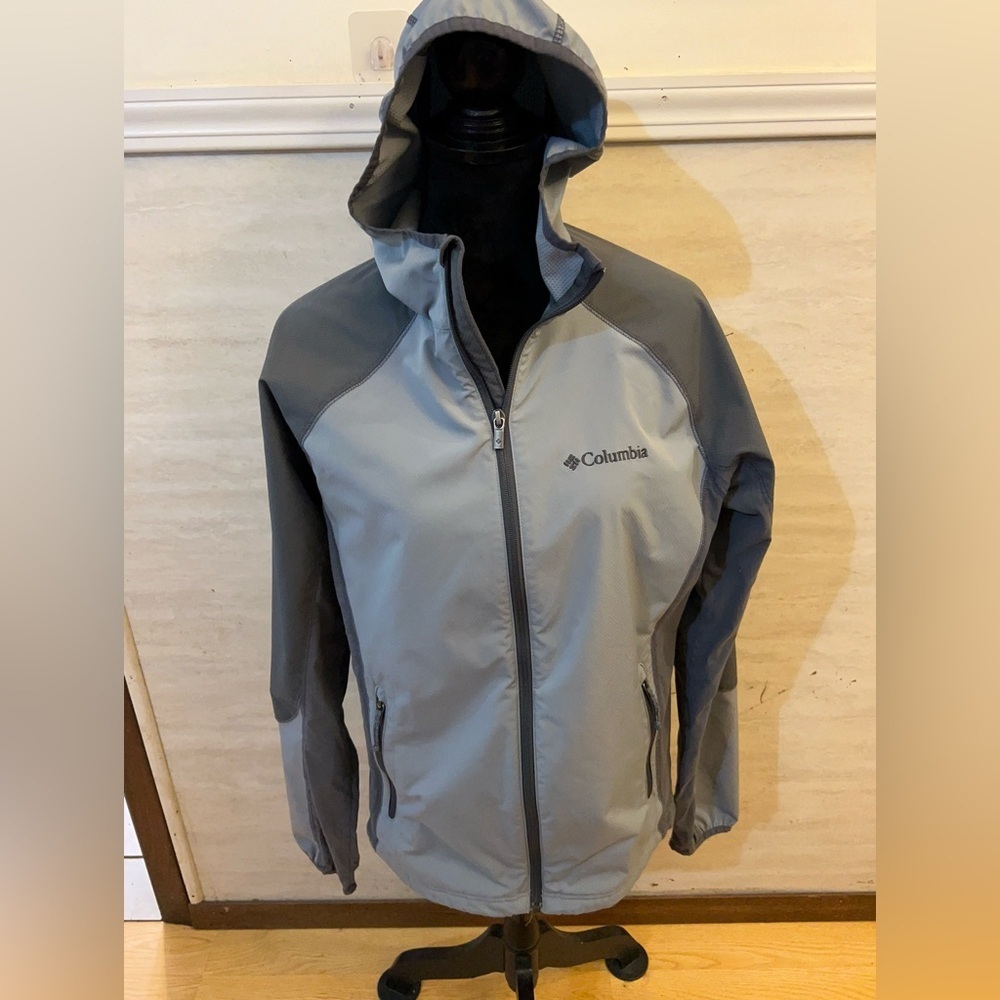 Columbia Two-Tone Gray Hooded Softshell Jacket
